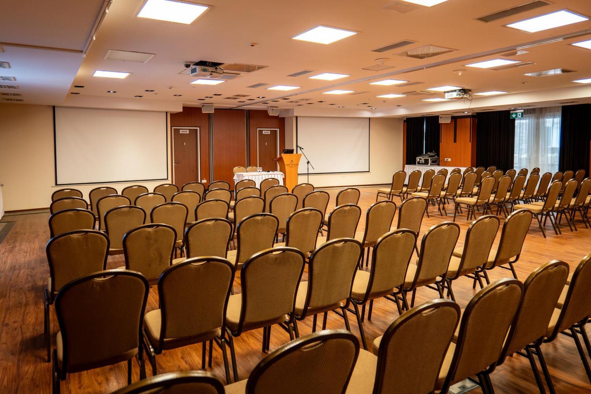 Hotel Atlantis Wellness & Conference Hajduszoboszlo Luaran gambar