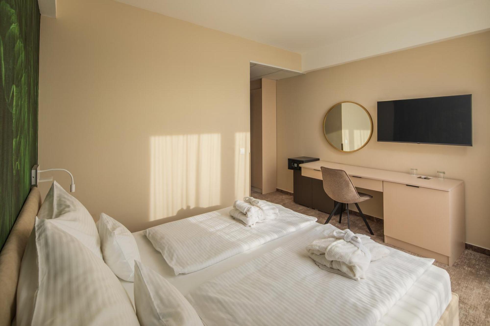 Hotel Atlantis Wellness & Conference Hajduszoboszlo Luaran gambar